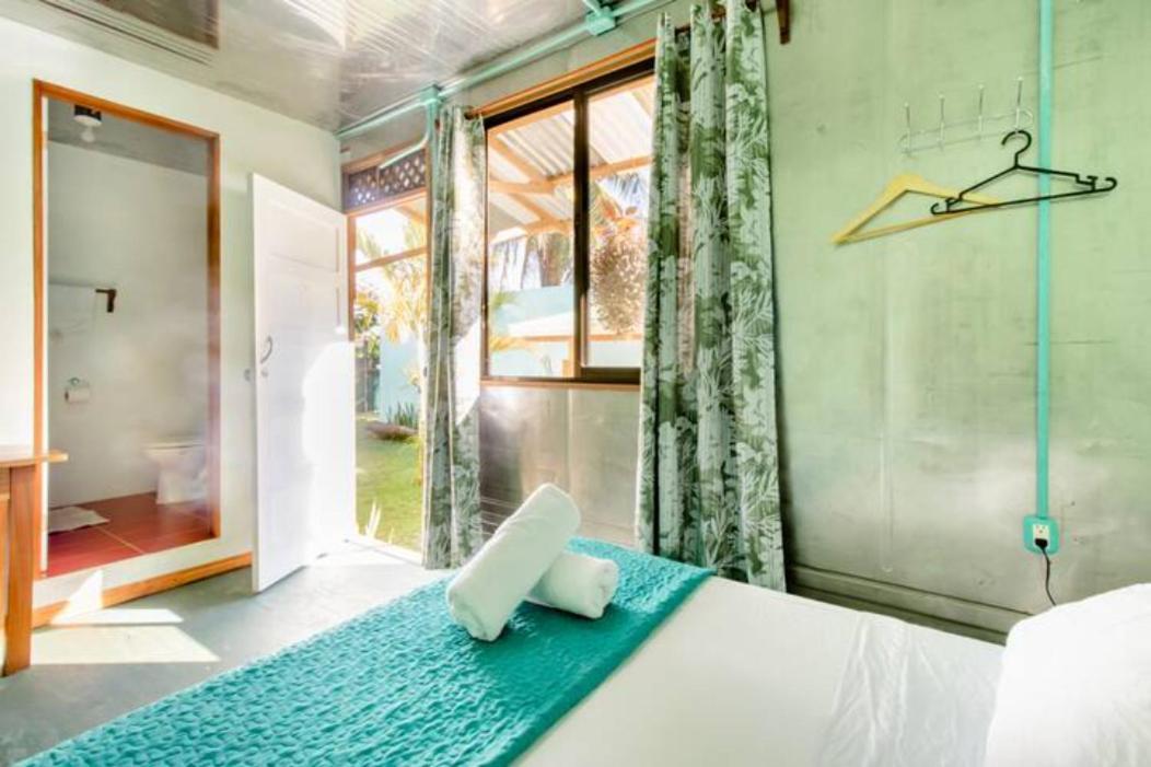 Hotel Container House Cahuita Exterior foto